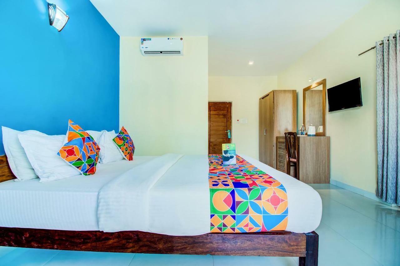 Larios Beach Holidays Resort Baga Exterior photo