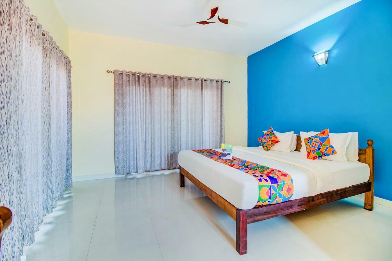 Larios Beach Holidays Resort Baga Exterior photo